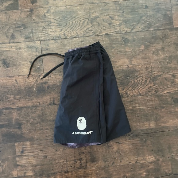 Reversible BAPE shorts. Black one side, camouflage other side. - Picture 3 of 7